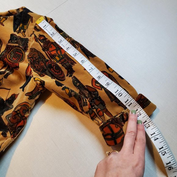 Vintage Velvet Boat Neck Medieval Knights Warriors Print Armor Cropped Shirt - Picture 9 of 15
